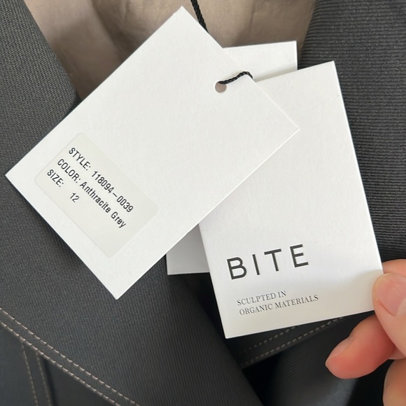 BITE STUDIOS- Anthracite Grey Trench 100% Wool & Silk size 12 SUSTAINABLE BRAND - Picture 4 of 9
